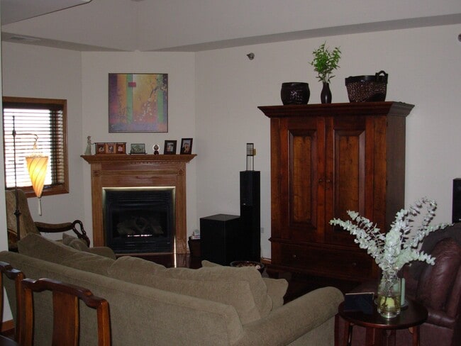 Photo - 4407 Pershing Ave Unit 3s