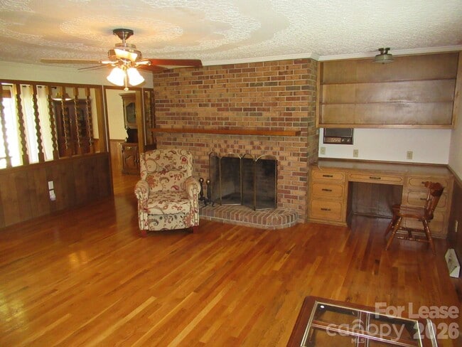Photo - 1357 Beal Rd