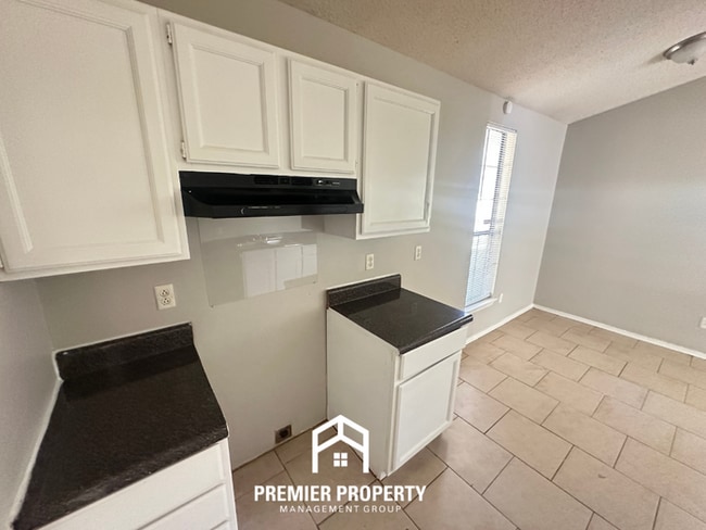 Photo - 4354 Clarke Rd