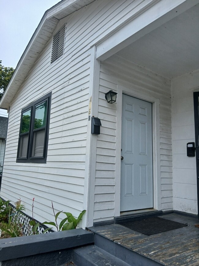 Photo - 406 Voorhies St Unit B