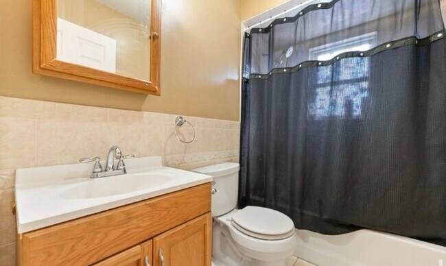 Photo - 1024 E Blancke St Unit HUGE 2 FLOOR APARTMENT