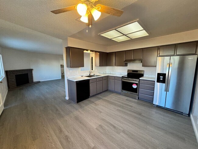 Photo - 22221 I St Unidad B