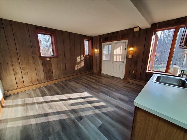 Photo - 229 Wilkinson Rd