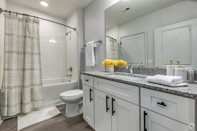 A1 - 1BR, 1BA - 620SF - Primary Bathroom - Lake Maggiore