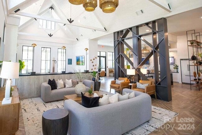 Photo - 102 Kennedy Rdg Wy Unit William