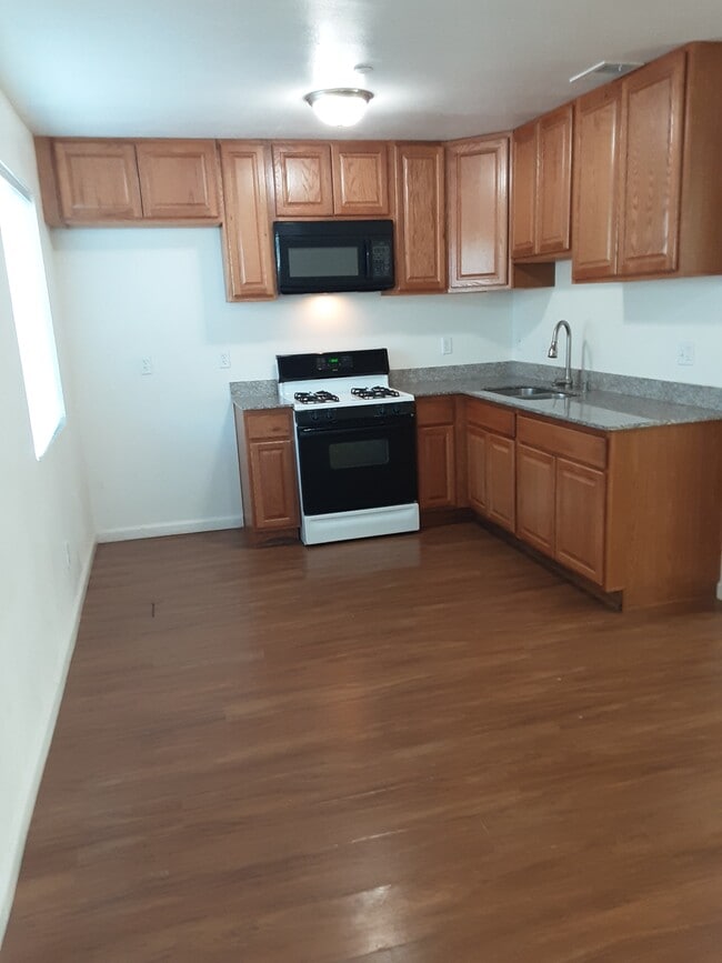 Photo - 144 Brookridge Dr