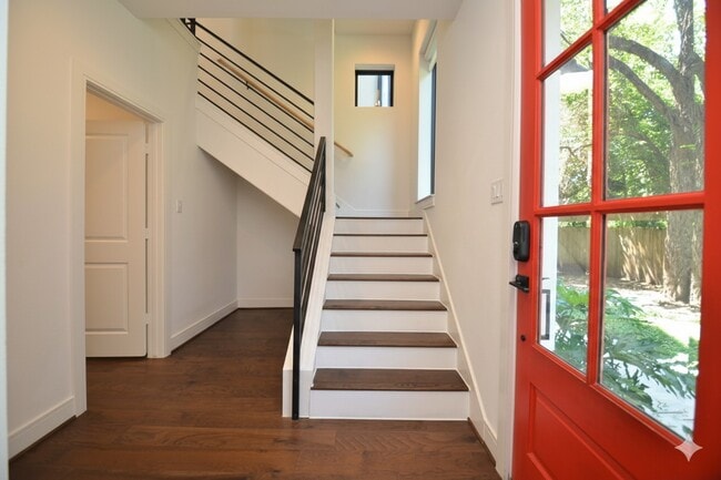 Photo - 1525 Weber St