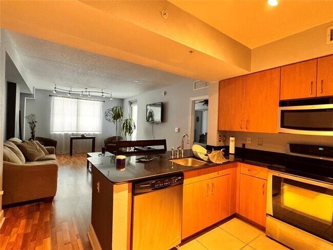 Photo - 1830 Radius Dr Unidad 703