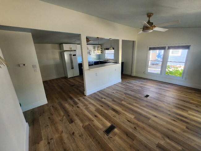 Photo - 231 N John St