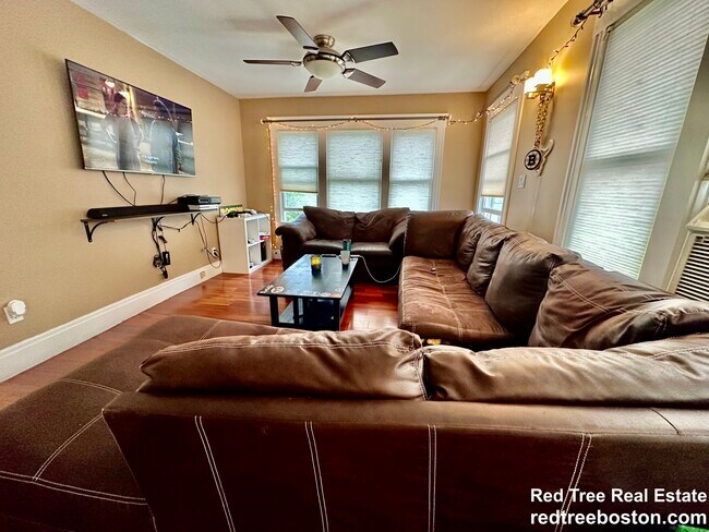 Photo - 39 Donnybrook Rd Unit 1