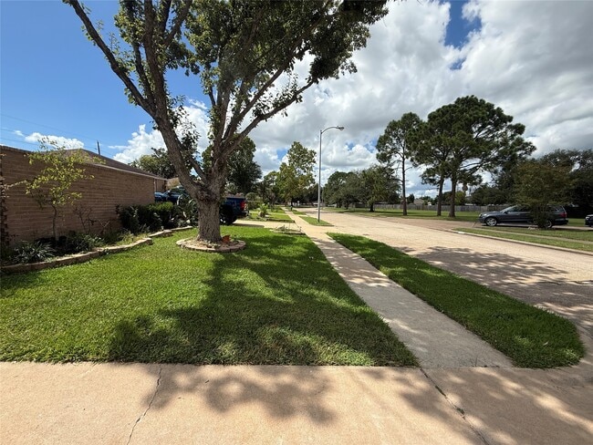 Photo - 16103 Camino Del Sol Dr