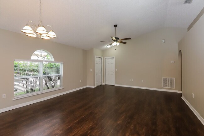 Photo - 11426 Ivy Flower Loop