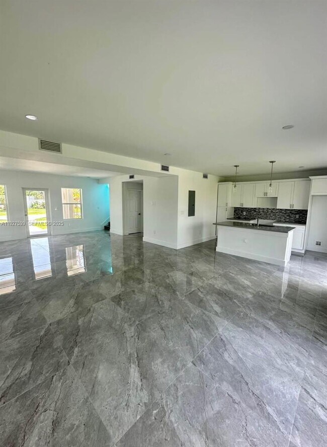 Photo - 17984 SW 105th Ave