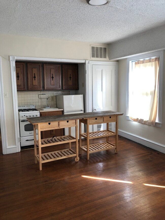Photo - 2124 Walnut St Unit 3R