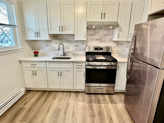 Building Photo - 25 Harrison Ave Unit 2