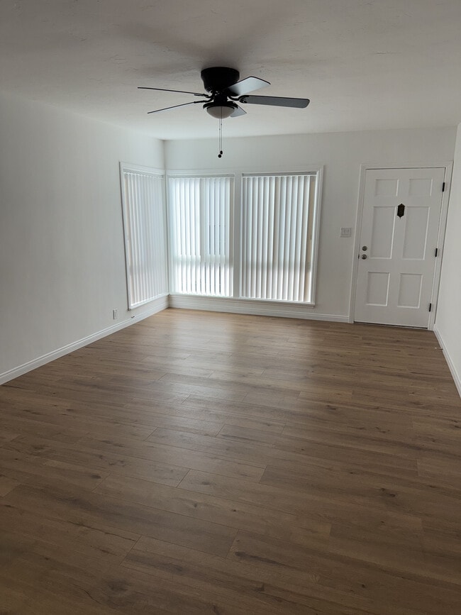 Living Room - 6314 1/2 Overhill Dr Unit 6314 1.2