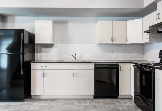 Photo - 4705-D-4749 49 Ave