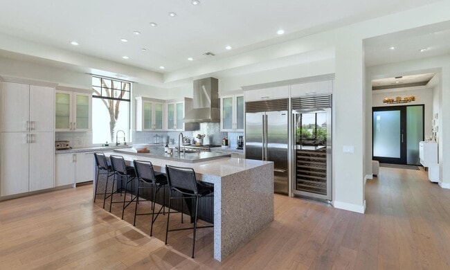 2 Biltmore Estates Dr