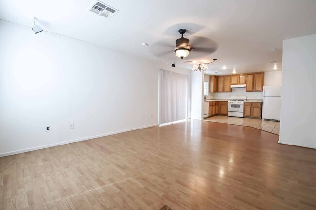 Photo - 7204 Platinum Peak Ave