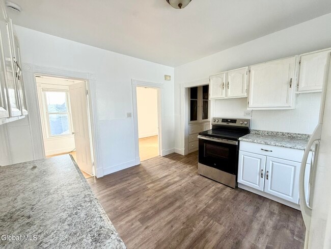 Photo - 1017 Hegeman St