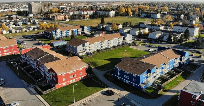 The Courtyards Apartments