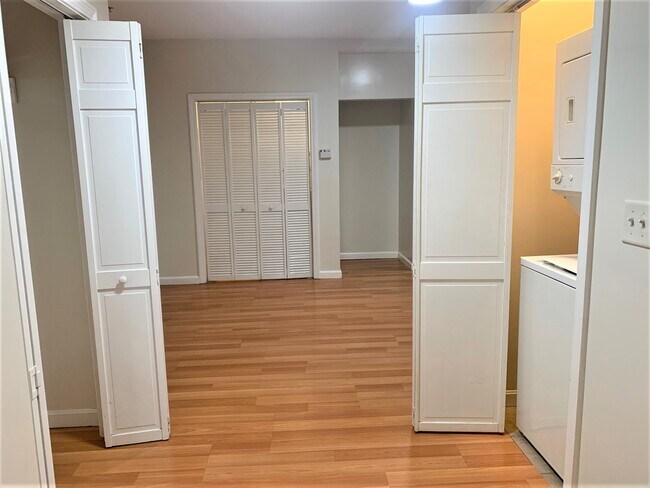 Photo - 304 Broadway Unidad 4