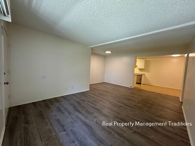 Photo - 3 + 2 Condo West Lancaster