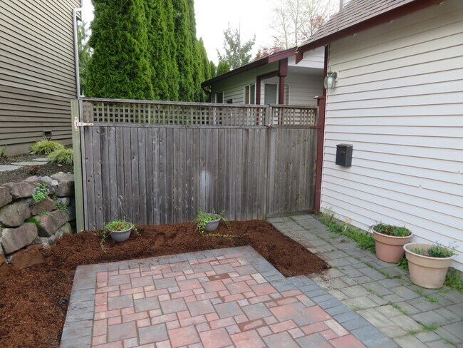 Photo - 13008 177th Pl NE Unidad EnglishHillGardenApt.