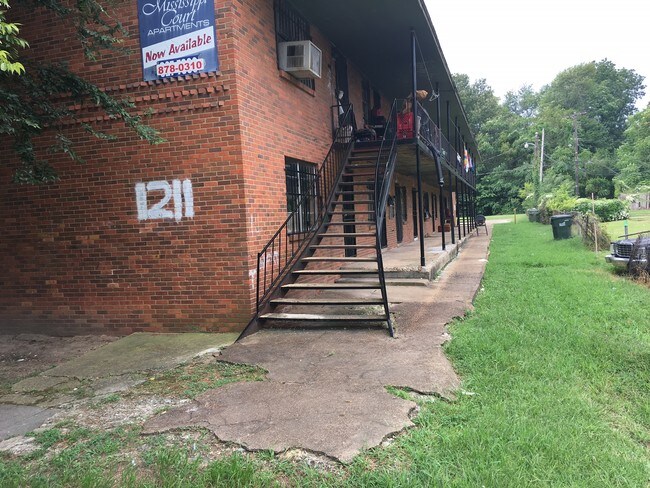 Photo - Mississippi Court Apartments