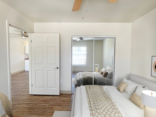 Photo - 470 Morgan St