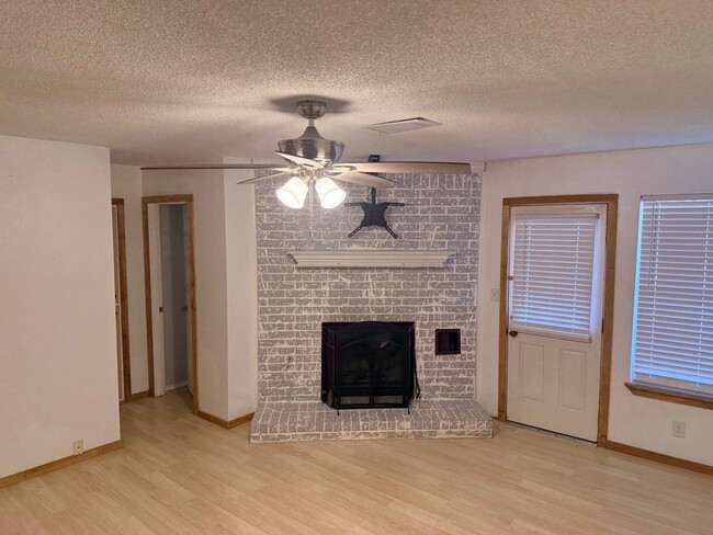 Photo - 663 Duke Ave