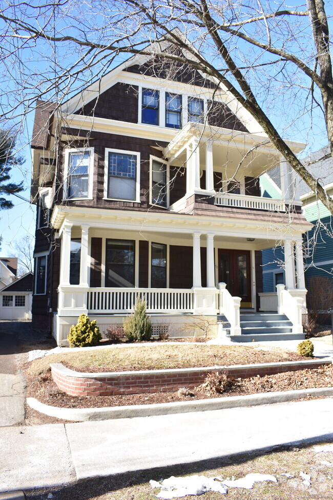 Building Photo - 52 Pendleton St Unit 1 Rental