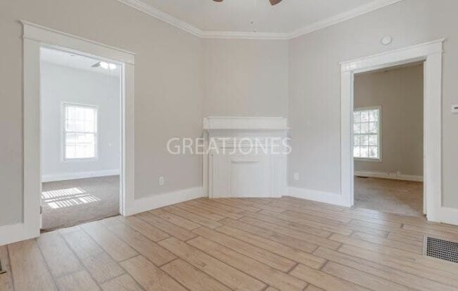 Photo - 1511 S Main St