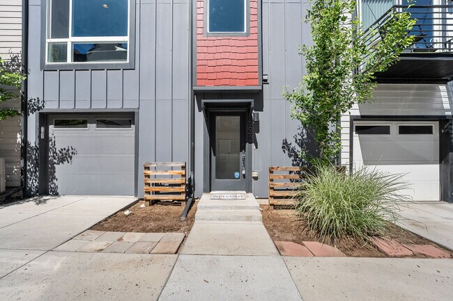 Photo - 5642 W 10th Pl