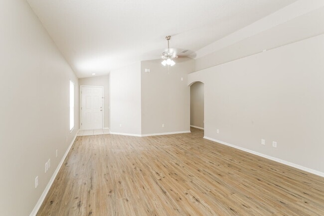 405 Pine Pointe Ct