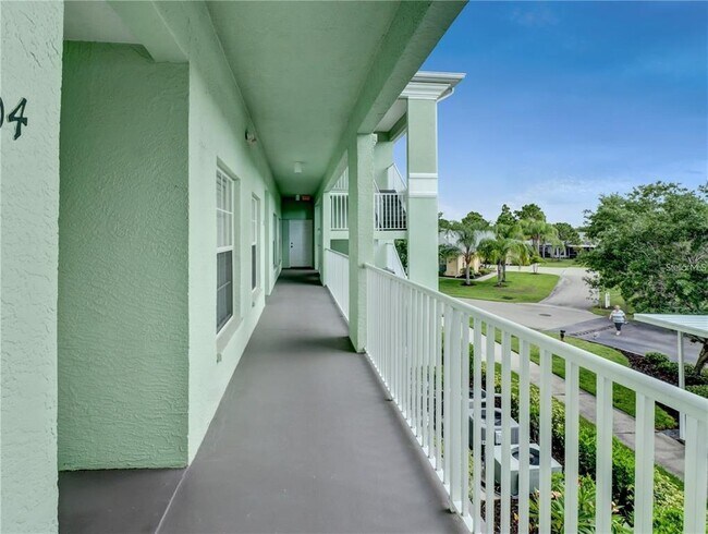 2121 Heron Lake Dr Unit 204