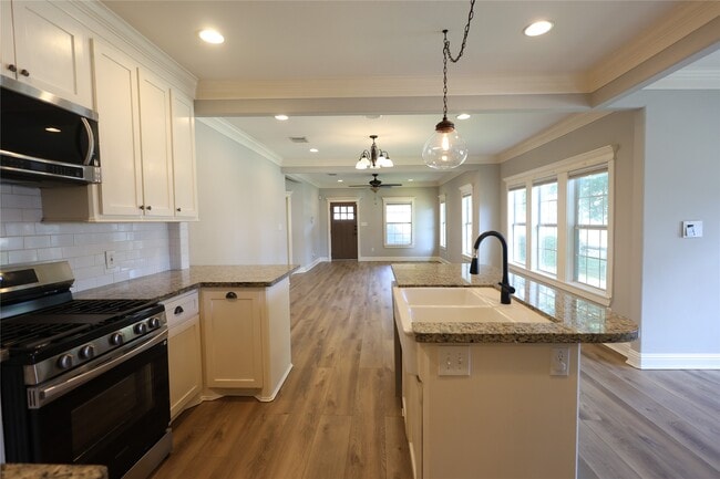 Photo - 512 Enid St