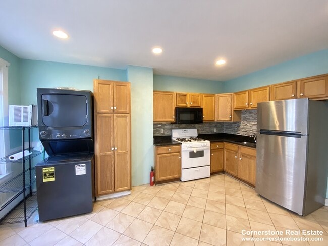 Photo - 1562 Tremont St