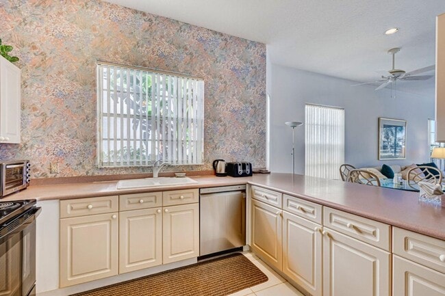 Photo - 919 Augusta Pointe Dr