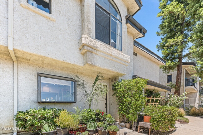 Building Photo - 5720 Skyview Way Rental