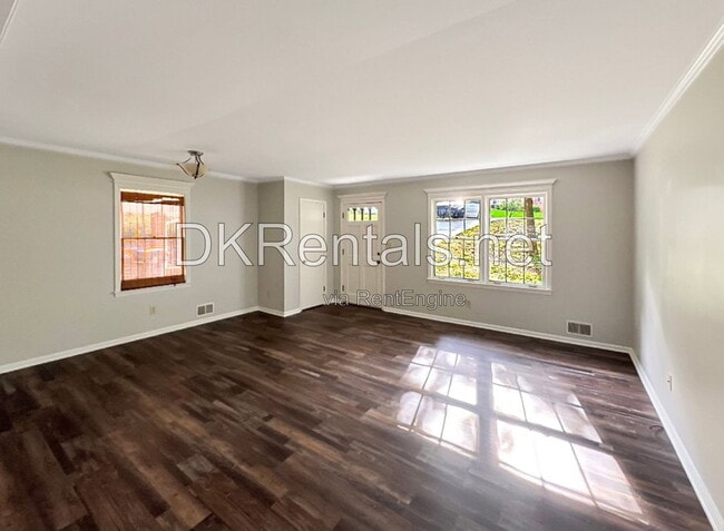 Photo - 1580 Bainbridge Ln