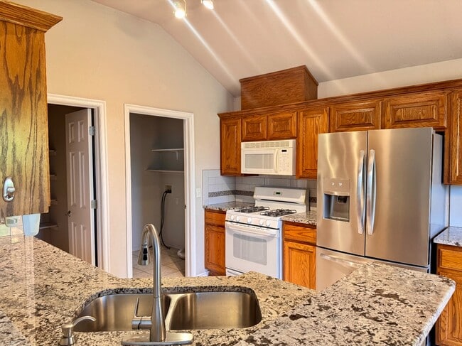 Photo - 16224 Panther Way