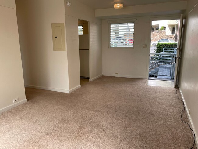 Building Photo - Makiki - Thurston Ave - 1 Bdrm/1 Bath - $1... Unit E