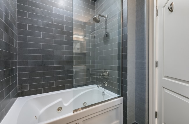 Photo - 150 W Superior St Unit 808