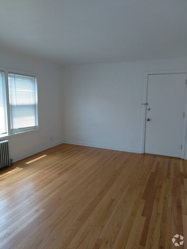 Building Photo - Top Floor Spacious 1-Bed in Fantastic Evan... Unit 2 Rental