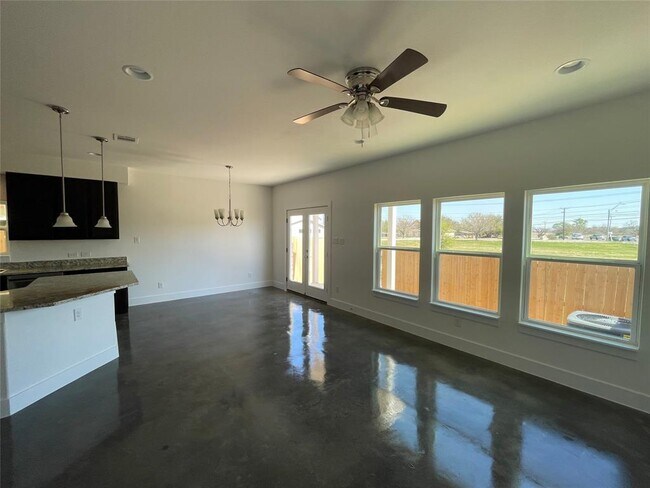 232 Sapphire Dr