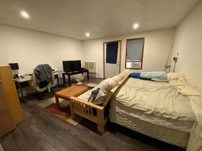Building Photo - Studio Apartment Near Campus Unit 2