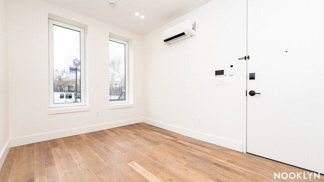 Photo - 43 Kingston Ave Unit 1a