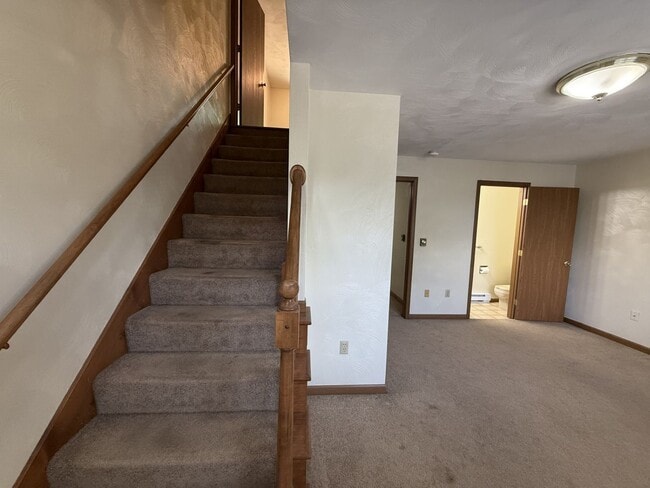 305 Hill Dr