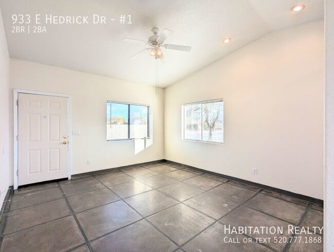 Photo - 933 E Hedrick Dr